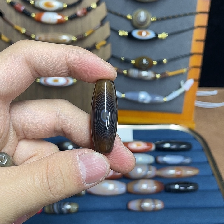 嘉***本玛瑙/玉髓合金颈饰