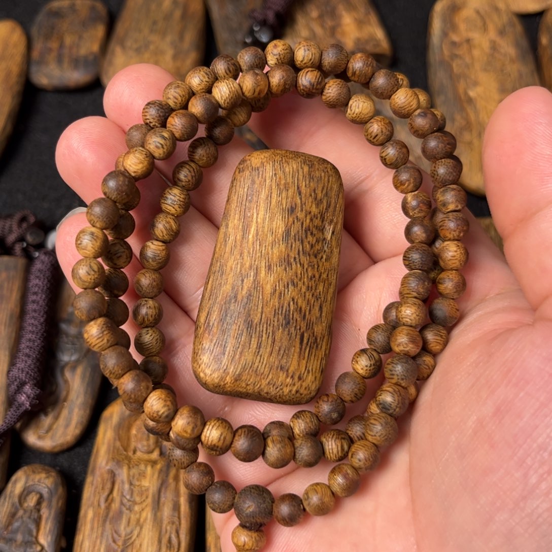 沉香手串奇楠沉香卡6圆珠多圈带雕刻吊坠一条