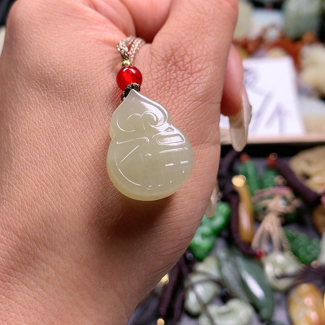 和田玉吊坠未镶嵌化***佳