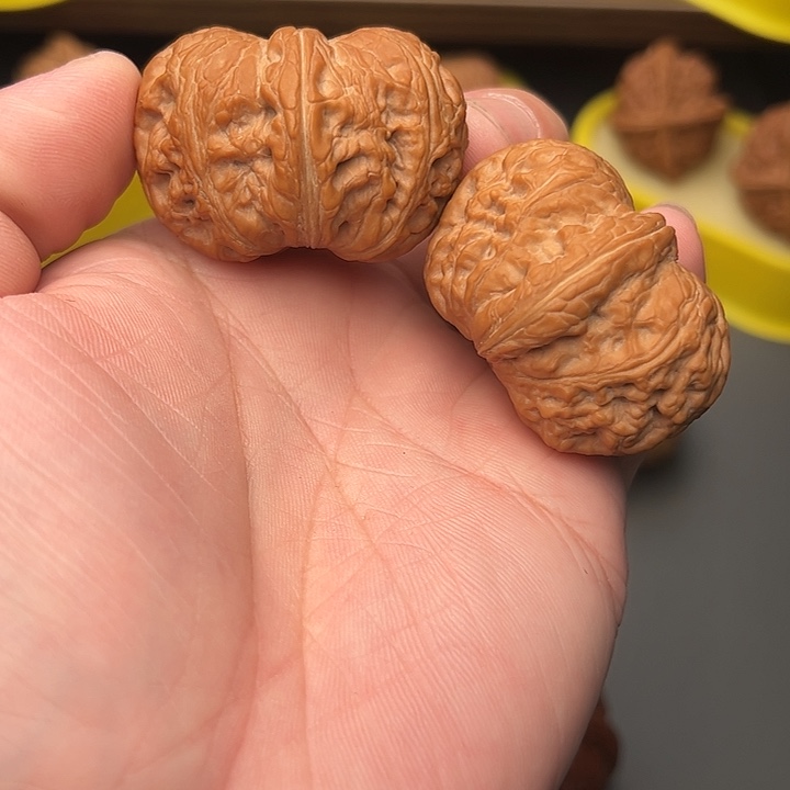 文玩核桃吊坠45尺精配矮桩毕业元宝