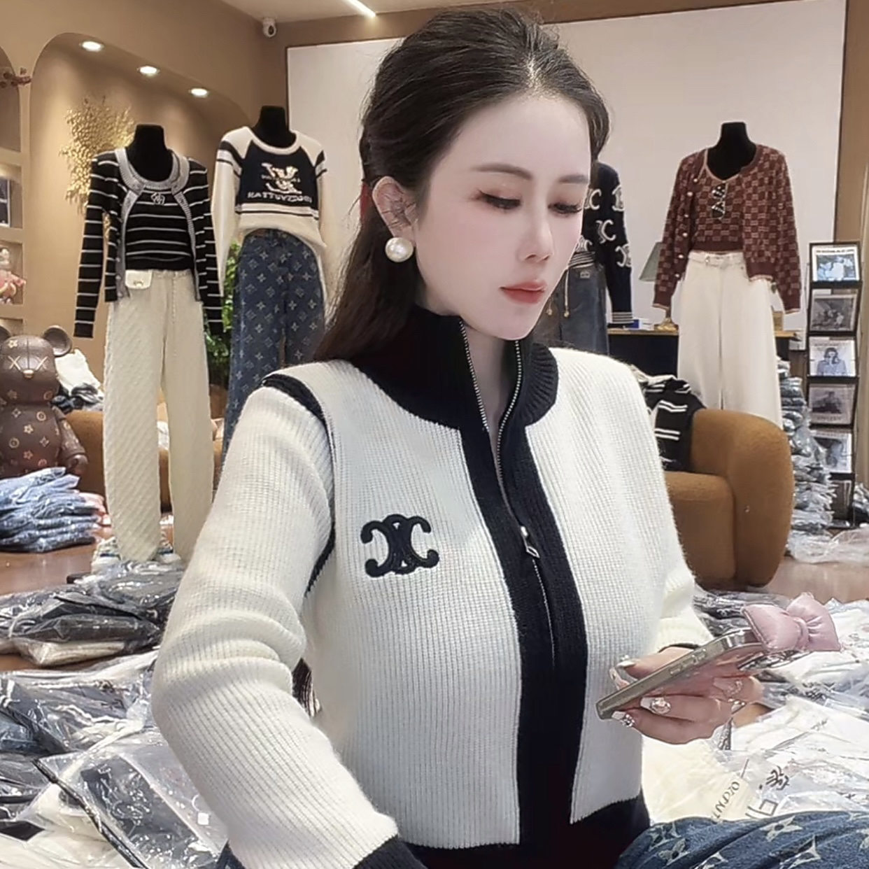 婷婷大美妞-订制洋气黑白拼色提花针织开衫（8-1252-6）