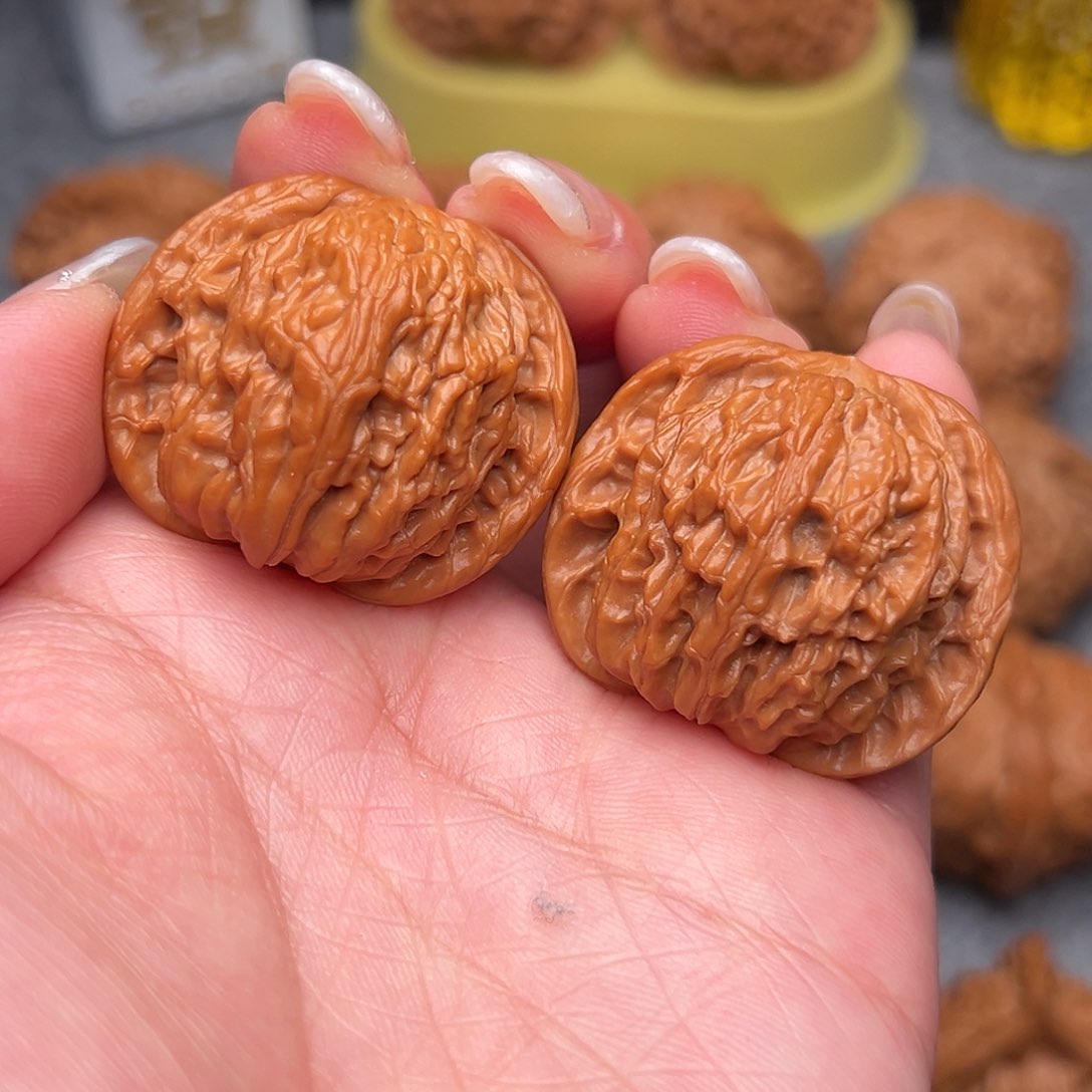 把件文玩核桃红皮山地石子磨36全品