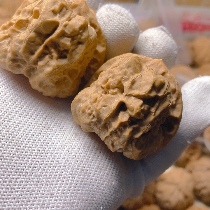 桃核吊坠蛤蟆狮子头