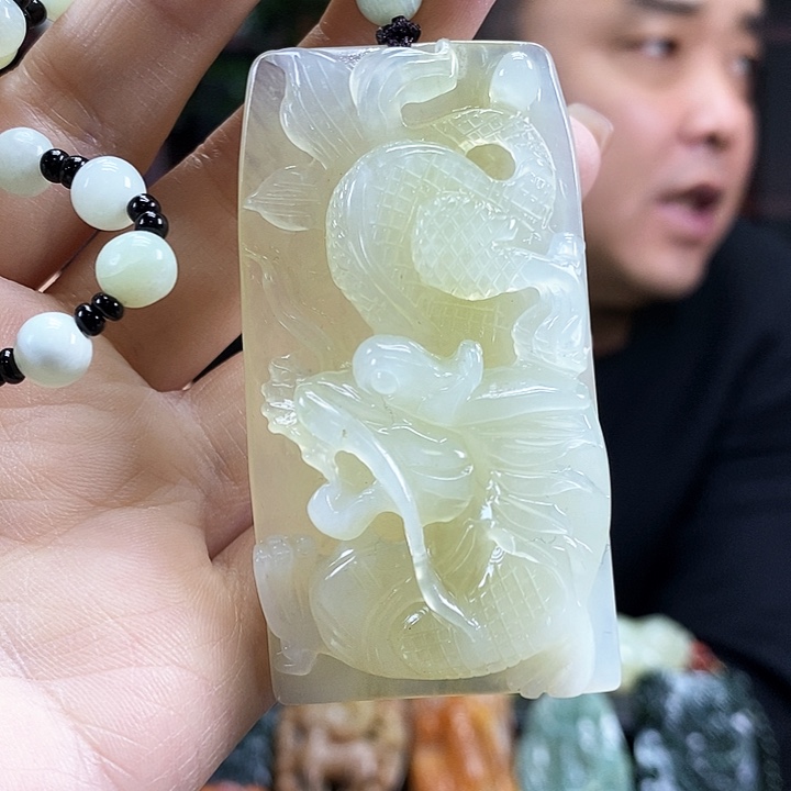 蛇纹石玉吊坠未镶嵌