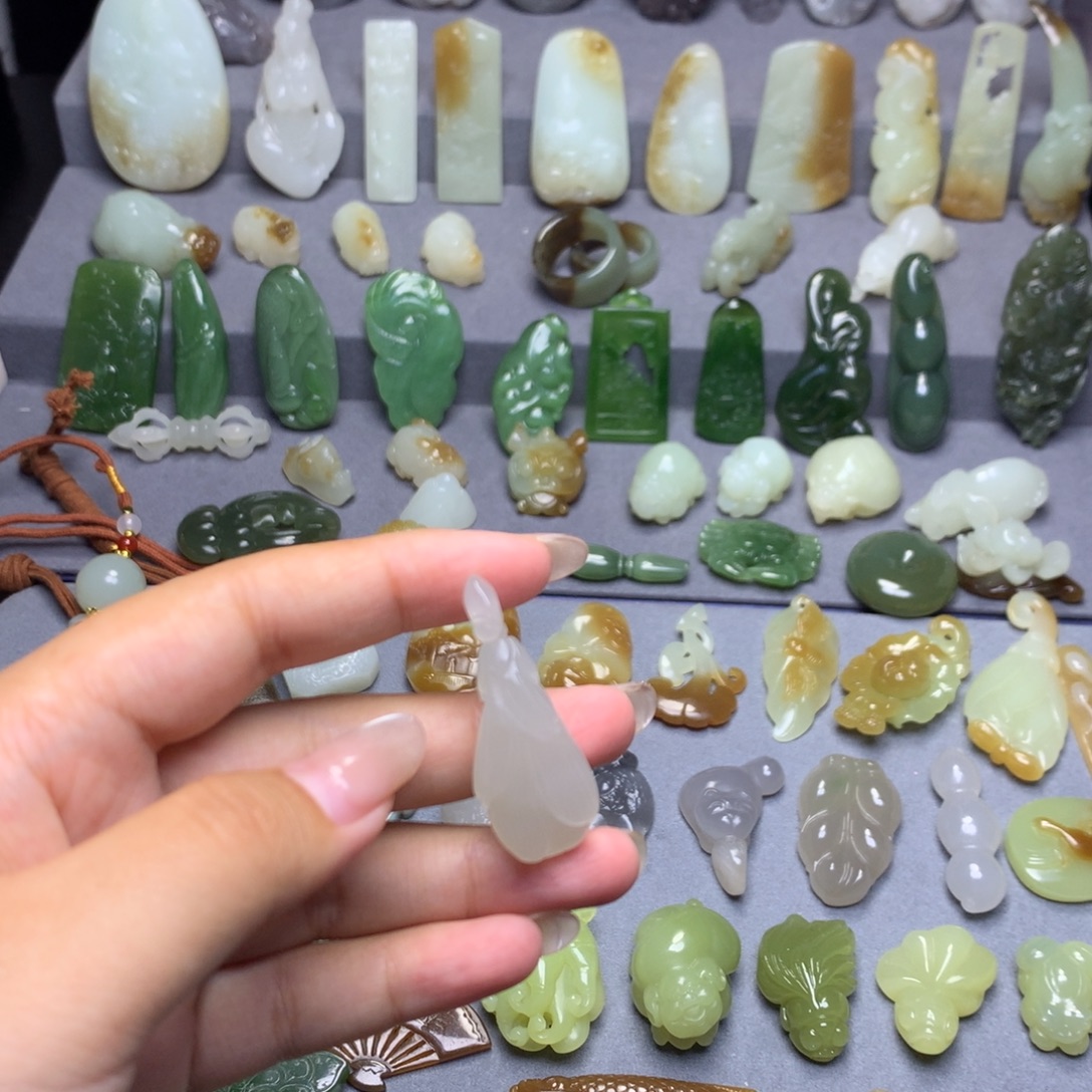 和田玉未镶嵌挂件