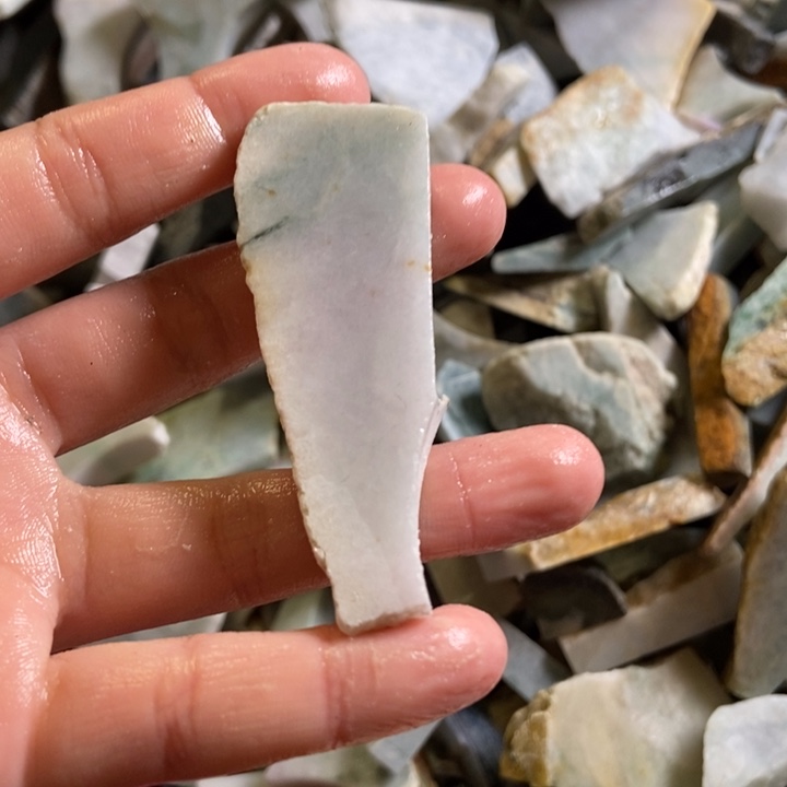 翡翠颈饰未镶嵌天然翡翠