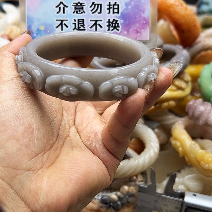 未镶嵌手镯石英岩玉