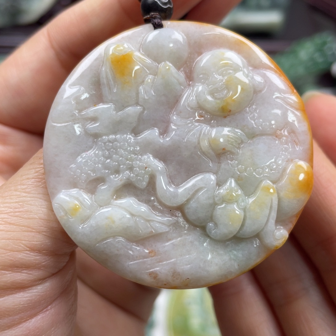 翡翠未镶嵌颈饰牌子