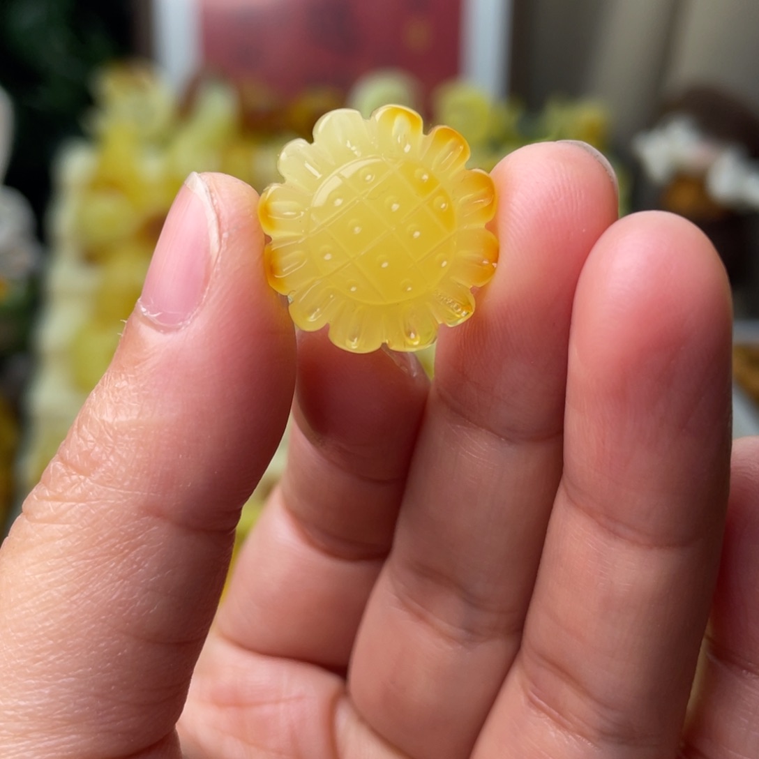 琥珀颈饰未镶嵌蜜蜡太阳花
