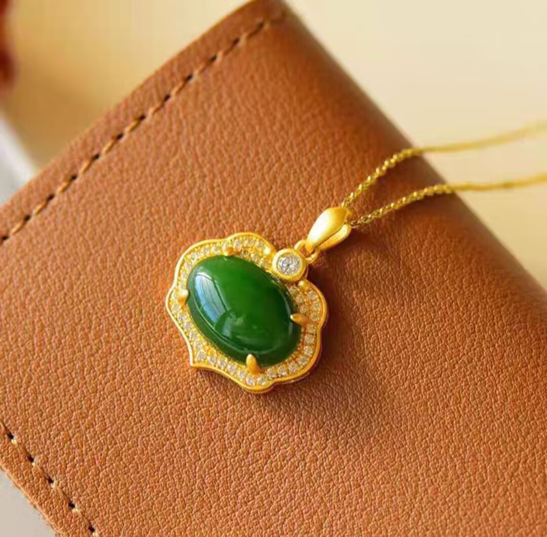 【海阳专属】精美绿玉髓如意锁吊坠