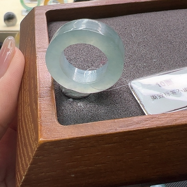 定制翡翠未镶嵌戒指