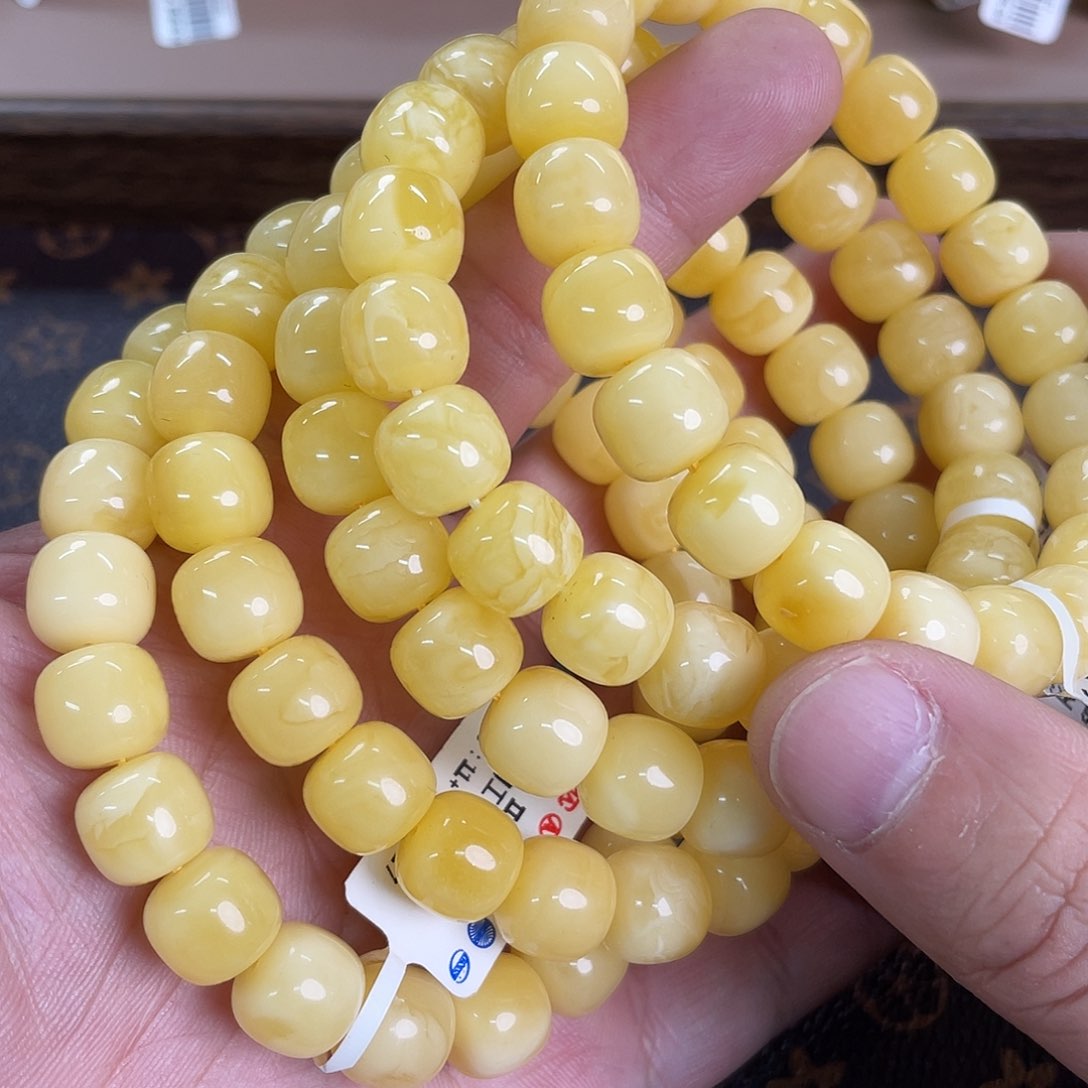 蜜蜡裸石未镶嵌122多样性发其一