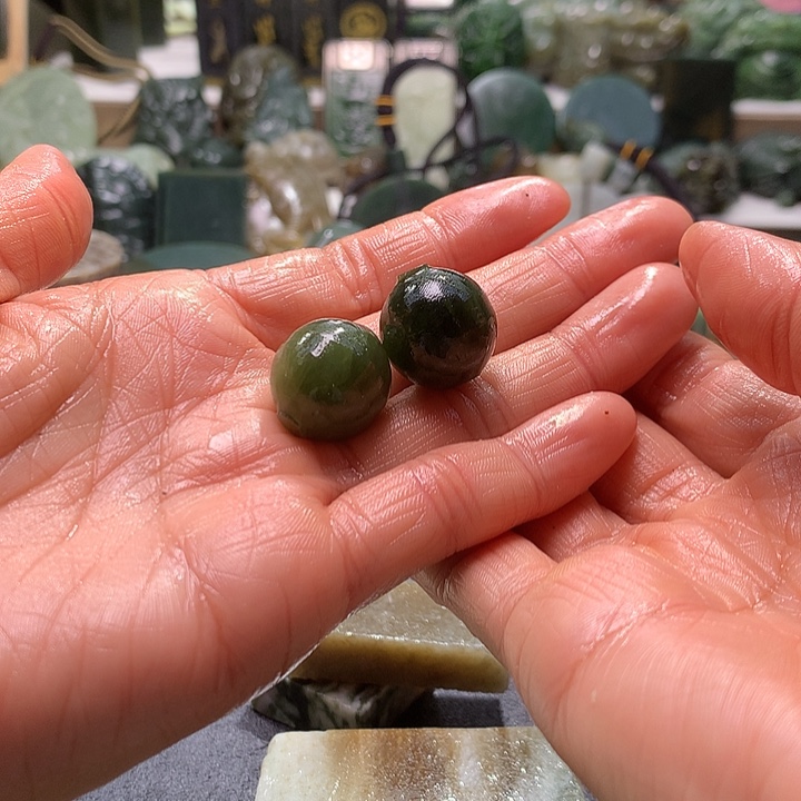和田玉未镶嵌珠宝半成品