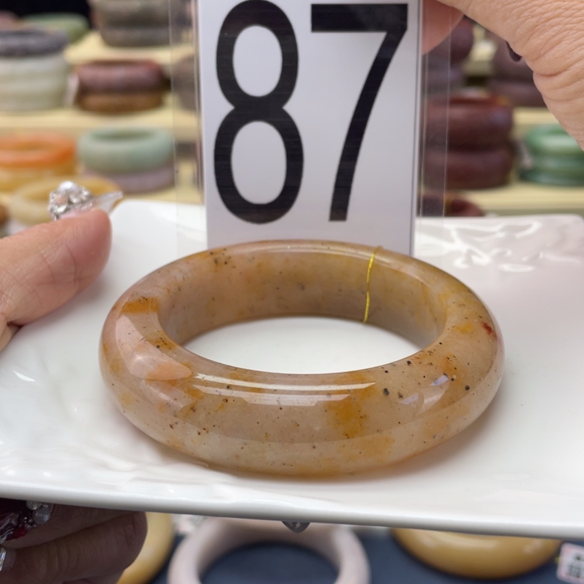 【闪购商品】石英质玉手镯未镶嵌