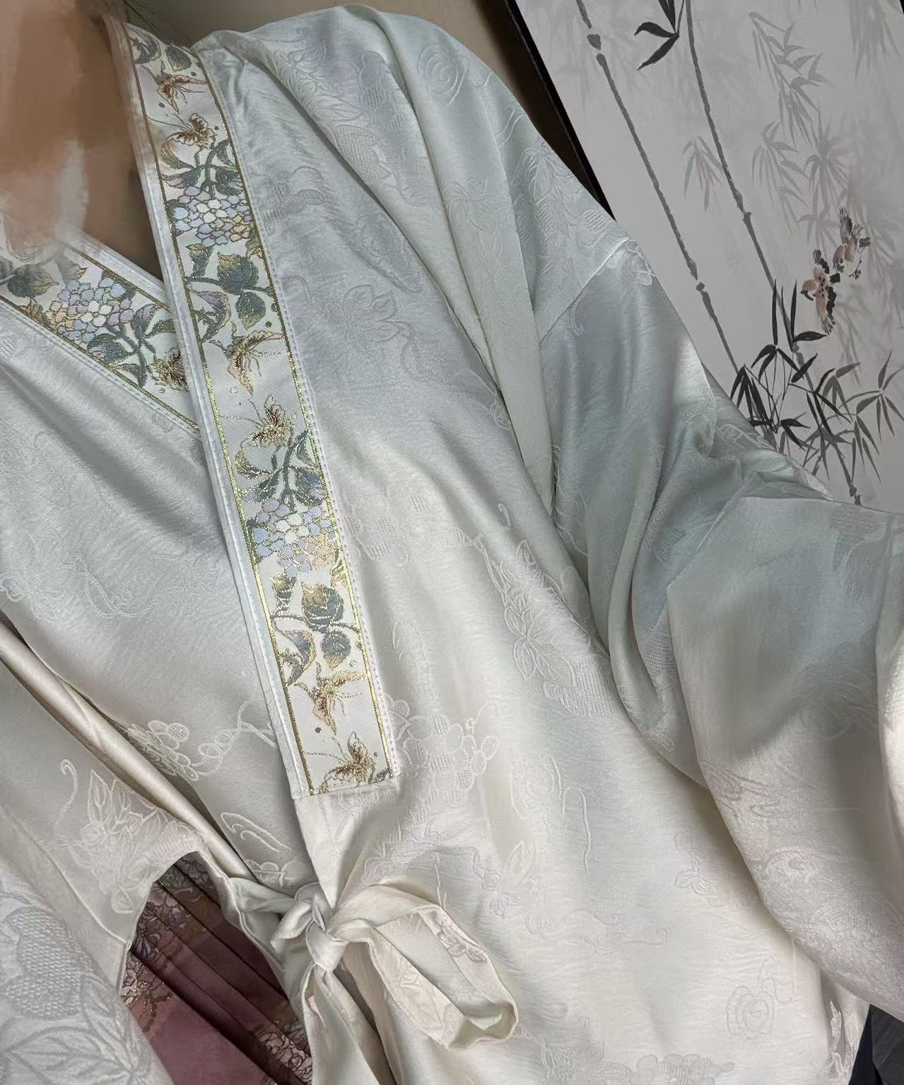 2026新款春不晚原创织金琵琶袖上衣