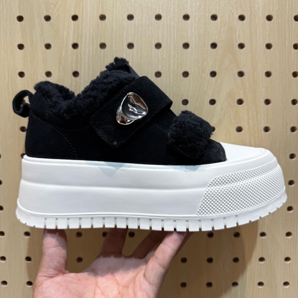 欧洲站真皮女鞋2025秋季新款欧货时尚休闲鞋圆头舒适百搭时装靴潮