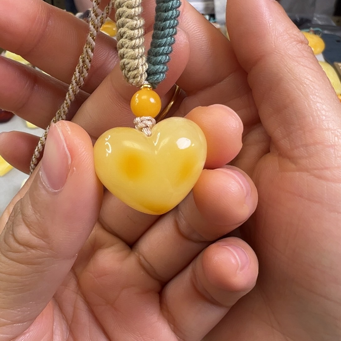 蜜蜡裸石未镶嵌蜜蜡