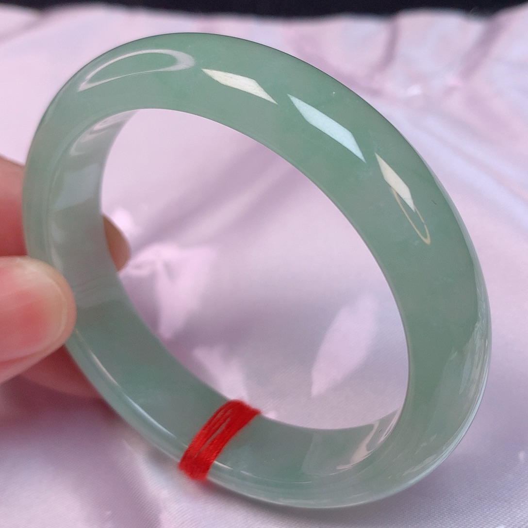 翡翠手镯（贵妃镯）未镶嵌52+