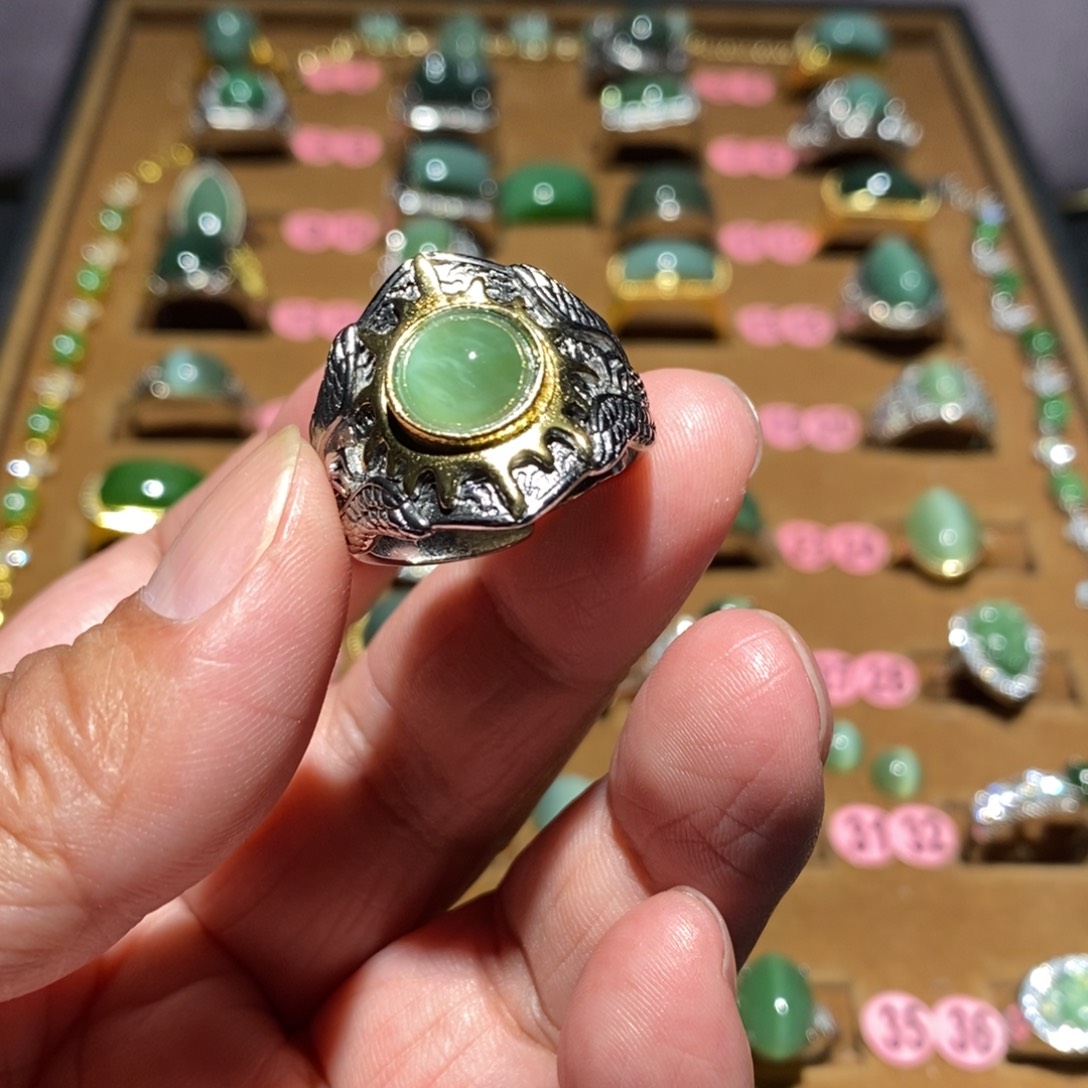 和田玉未镶嵌戒指