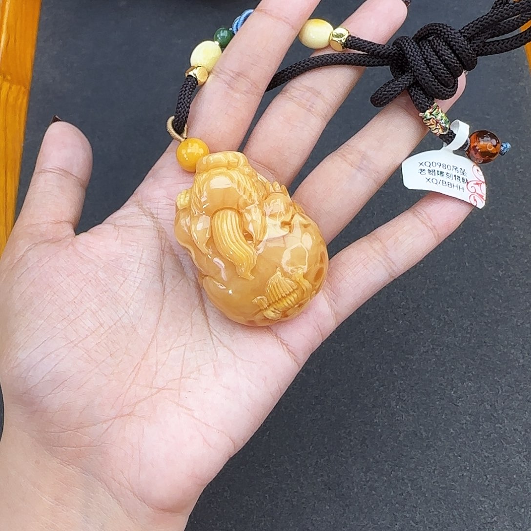 琥珀颈饰未镶嵌吊坠