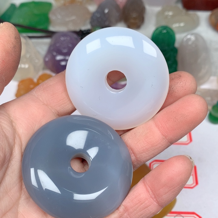 玛瑙/玉髓颈饰未镶嵌飞****?