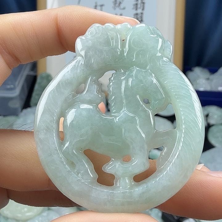 翡翠未镶嵌颈饰翡翠