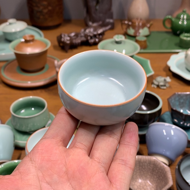 龙泉青瓷手工支钉普洱杯