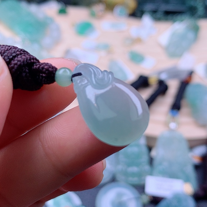 【闪购商品】翡翠颈饰未镶嵌菲****）翡翠吊坠