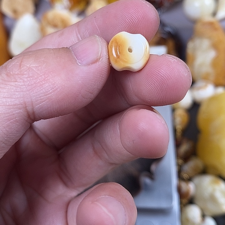 琥珀未镶嵌珠宝奇石我