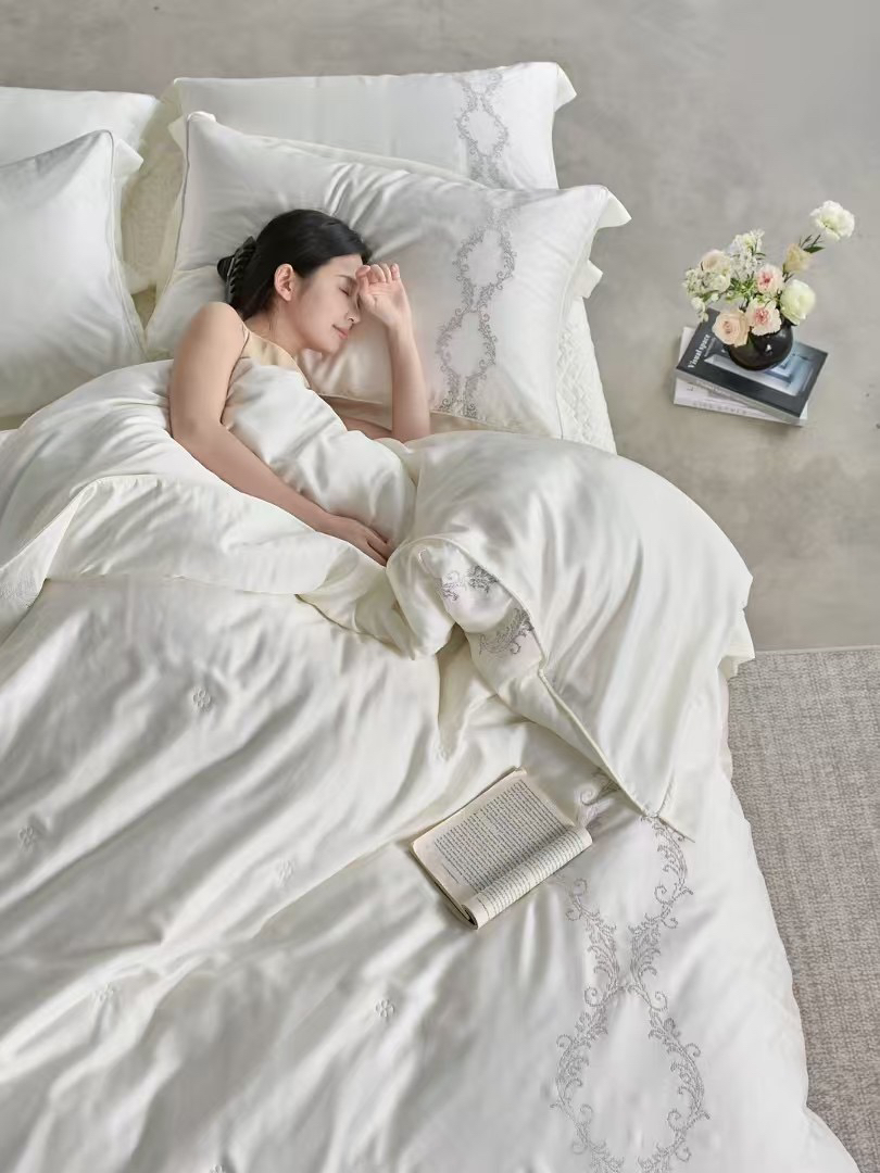 刺绣款天丝四件套