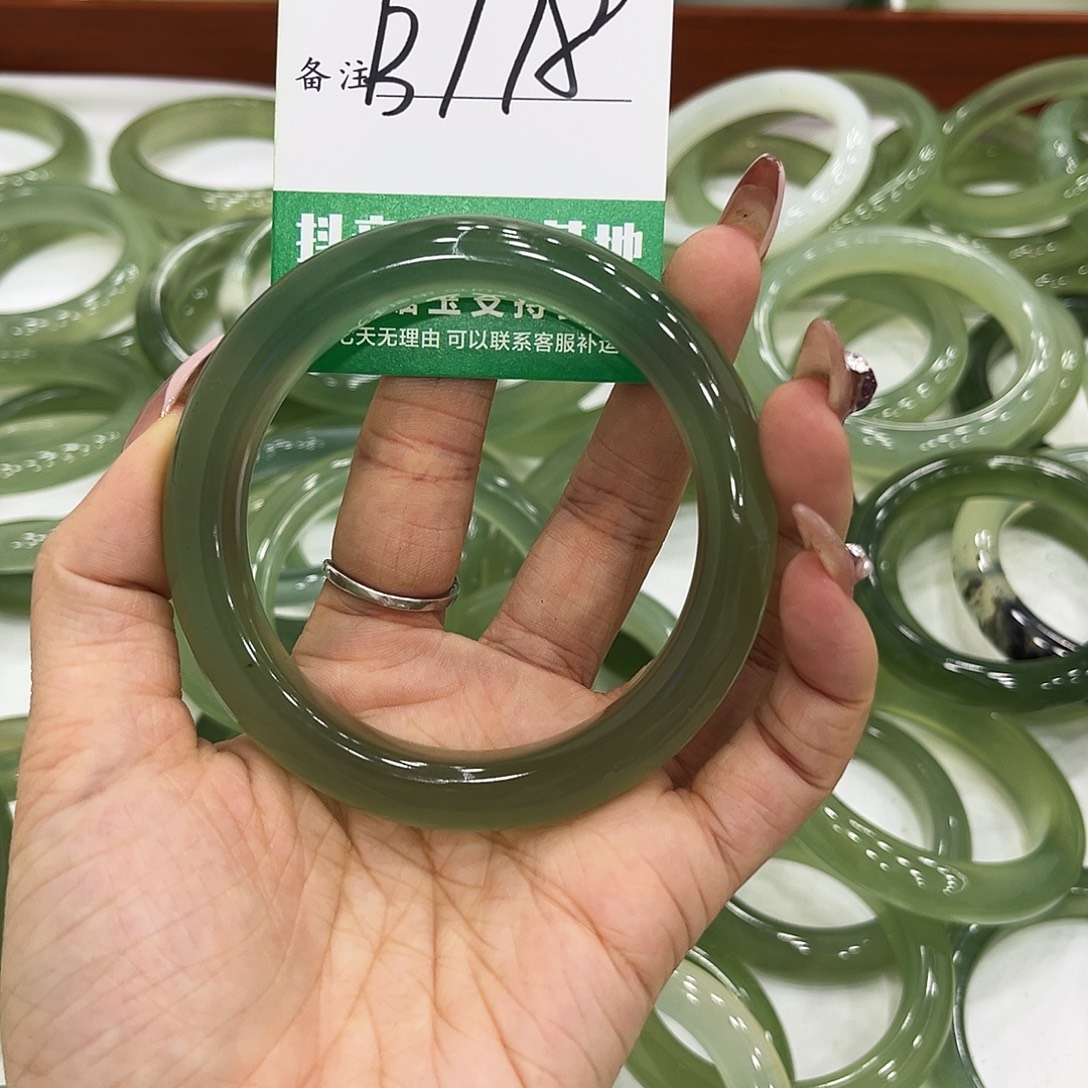 春***花蛇纹石玉未镶嵌手镯