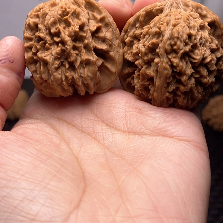 文玩核桃吊坠抖****?44尺寸