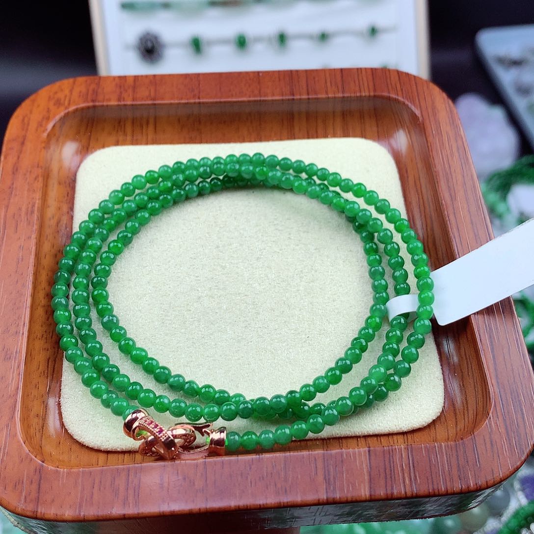 翡翠未镶嵌颈饰项链