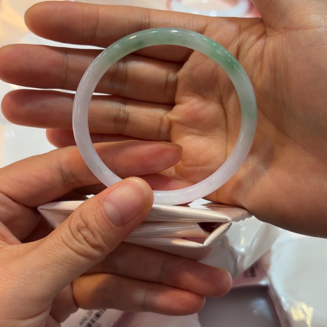 翡翠未镶嵌手镯55圆条