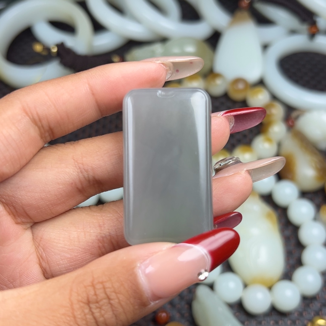 和田玉吊坠未镶嵌