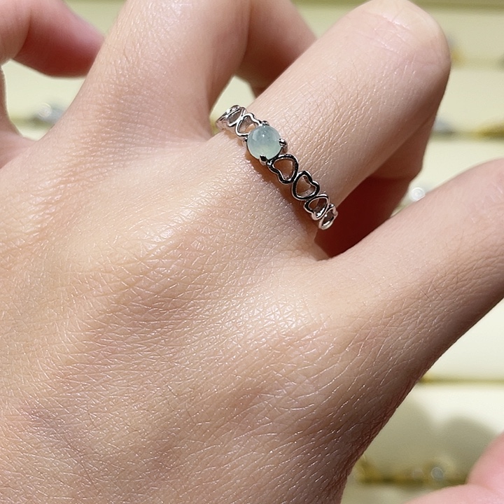 颈饰未镶嵌翡翠戒指