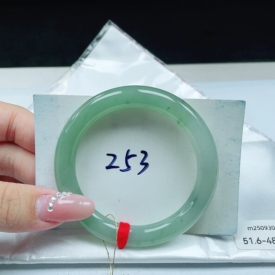 翡翠未镶嵌手镯圆条51+