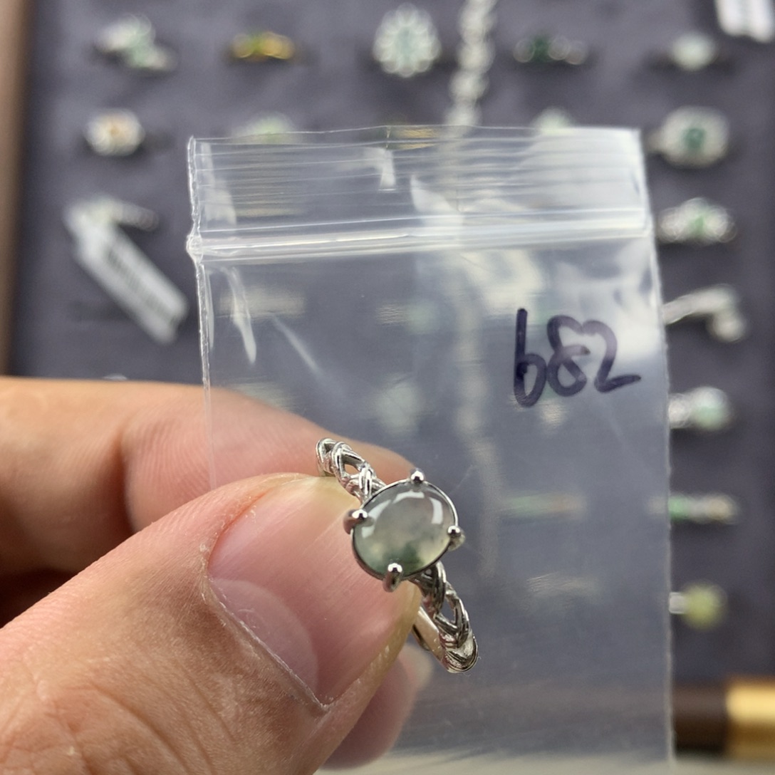 翡翠未镶嵌戒指682