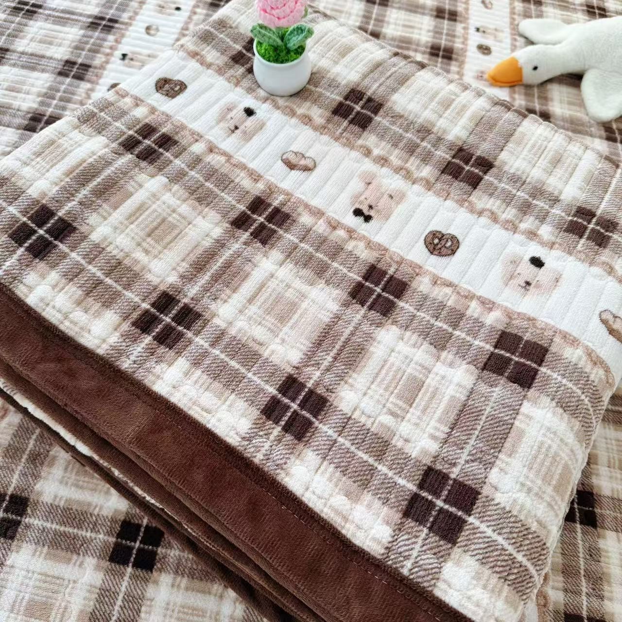 【棕色格子】秋冬牛奶绒床盖加厚床盖（尺寸上下5厘米误差介意勿拍）