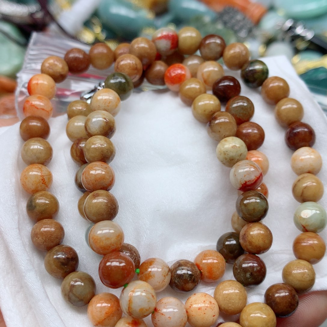 翡翠颈饰未镶嵌手串