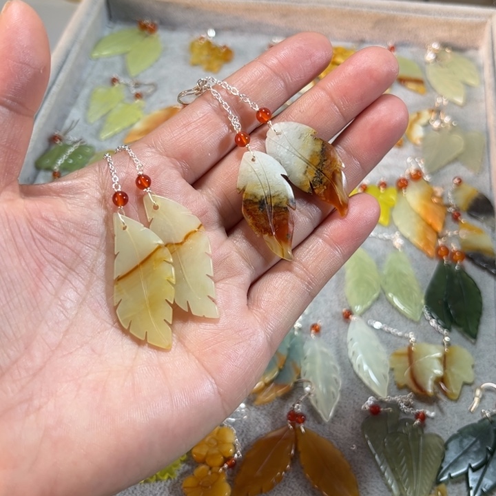 蛇纹石玉耳饰未镶嵌