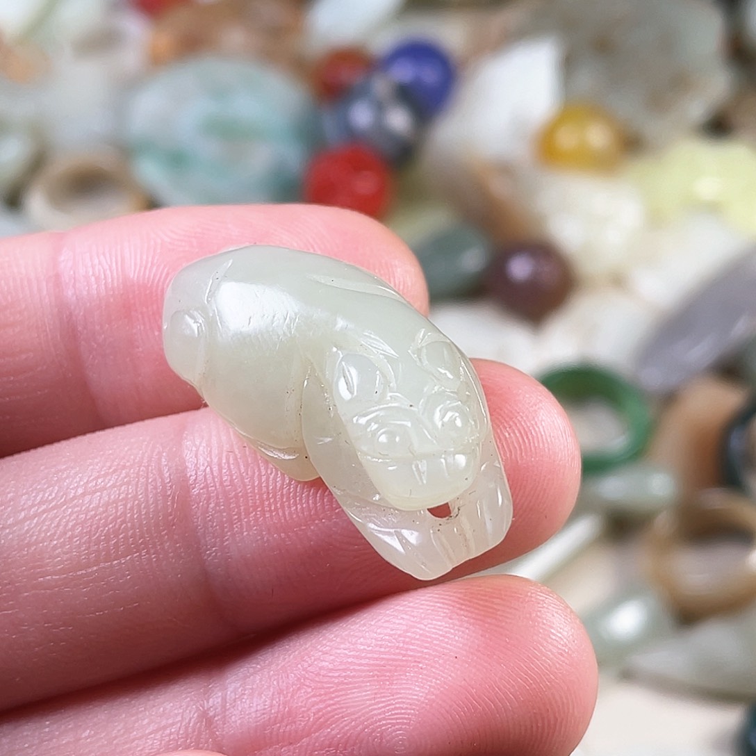 和田玉（糖玉）颈饰未镶嵌