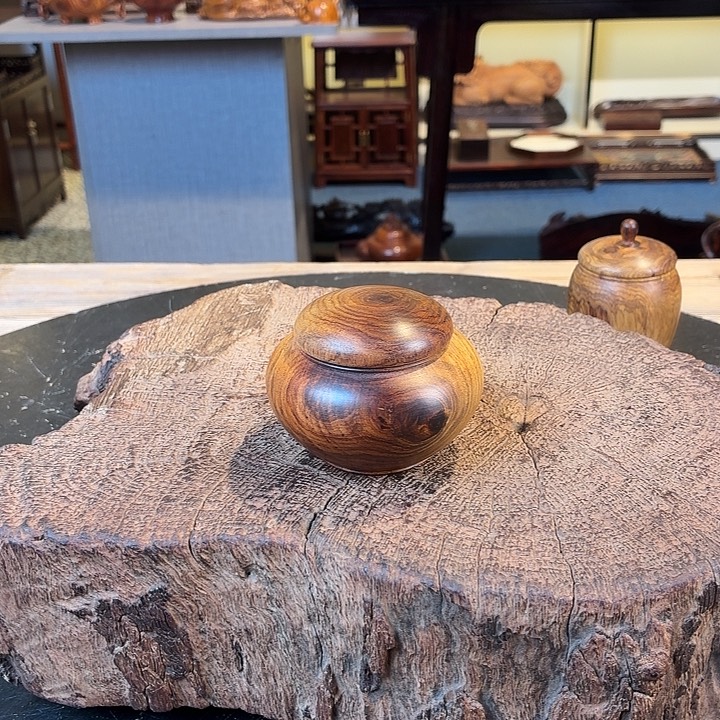 不***止紫檀木类端景台收藏
