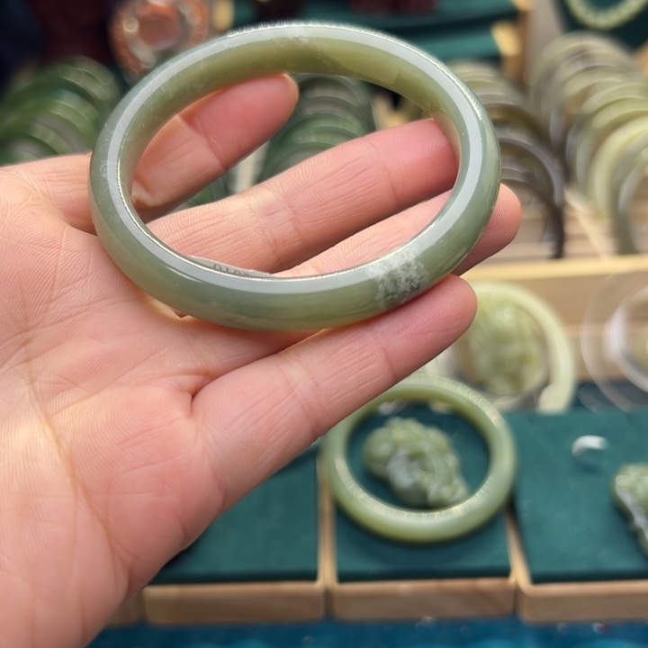 和田玉手镯未镶嵌58.8圈围2185