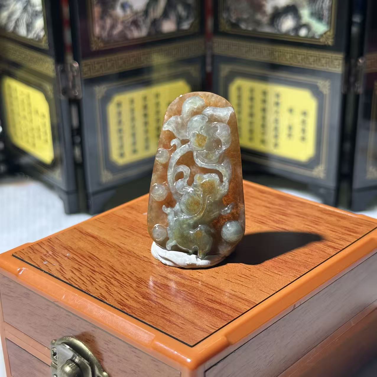 4184-天然翡翠-荷花鱼