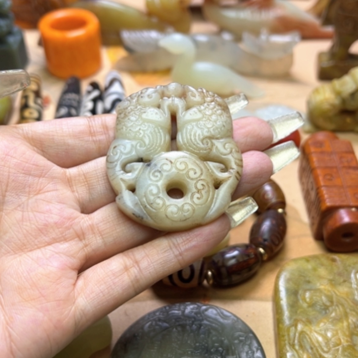 【闪购商品】蛇纹石玉颈饰未镶嵌