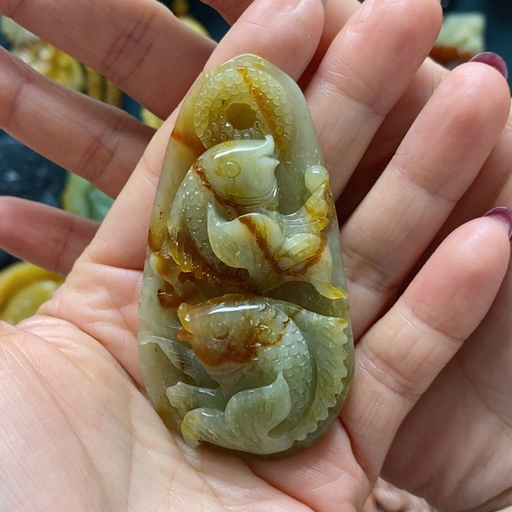 蛇纹石玉挂件未镶嵌