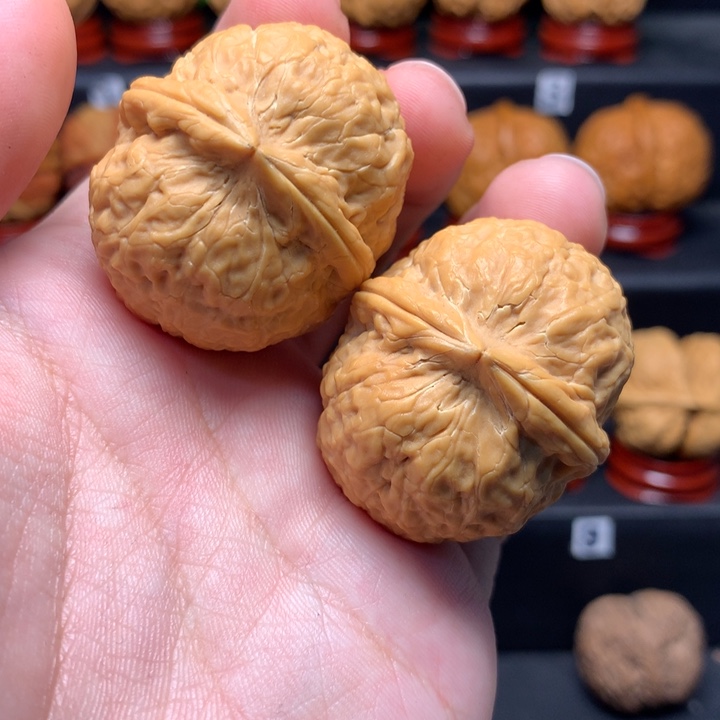 文玩核桃把件猊*高端