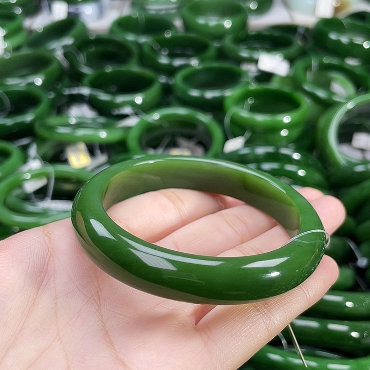 未镶嵌手镯和田玉（碧玉）