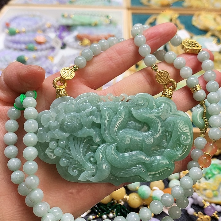 翡翠颈饰未镶嵌吊坠